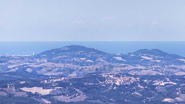 Adriatico visto da monte Tenetra.